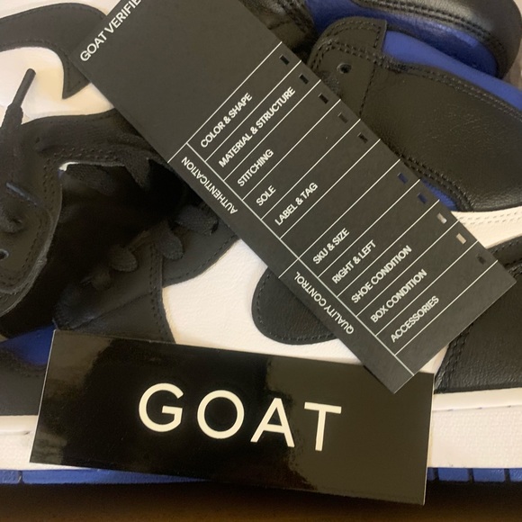 Jordan 1 OG high royal toe/ royal 2.0 ❗️VNDS ❗️ Negotiable!!!!! - Picture 10 of 12